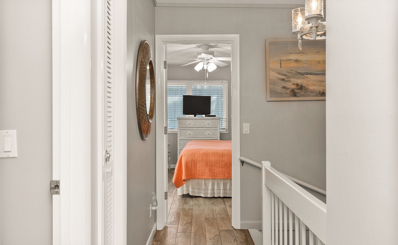 Upstairs Hallway to Bedrooms