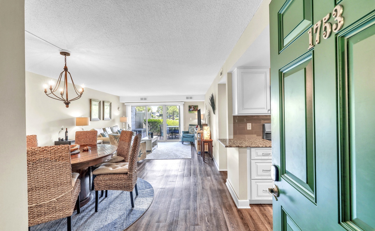 Welcome to 1753 Bluff Villas!