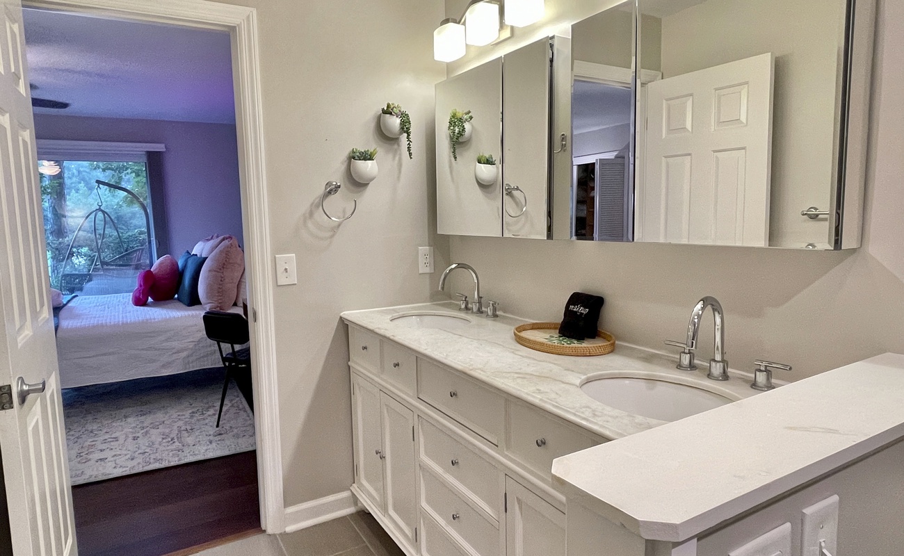 Primary Suite Bathroom