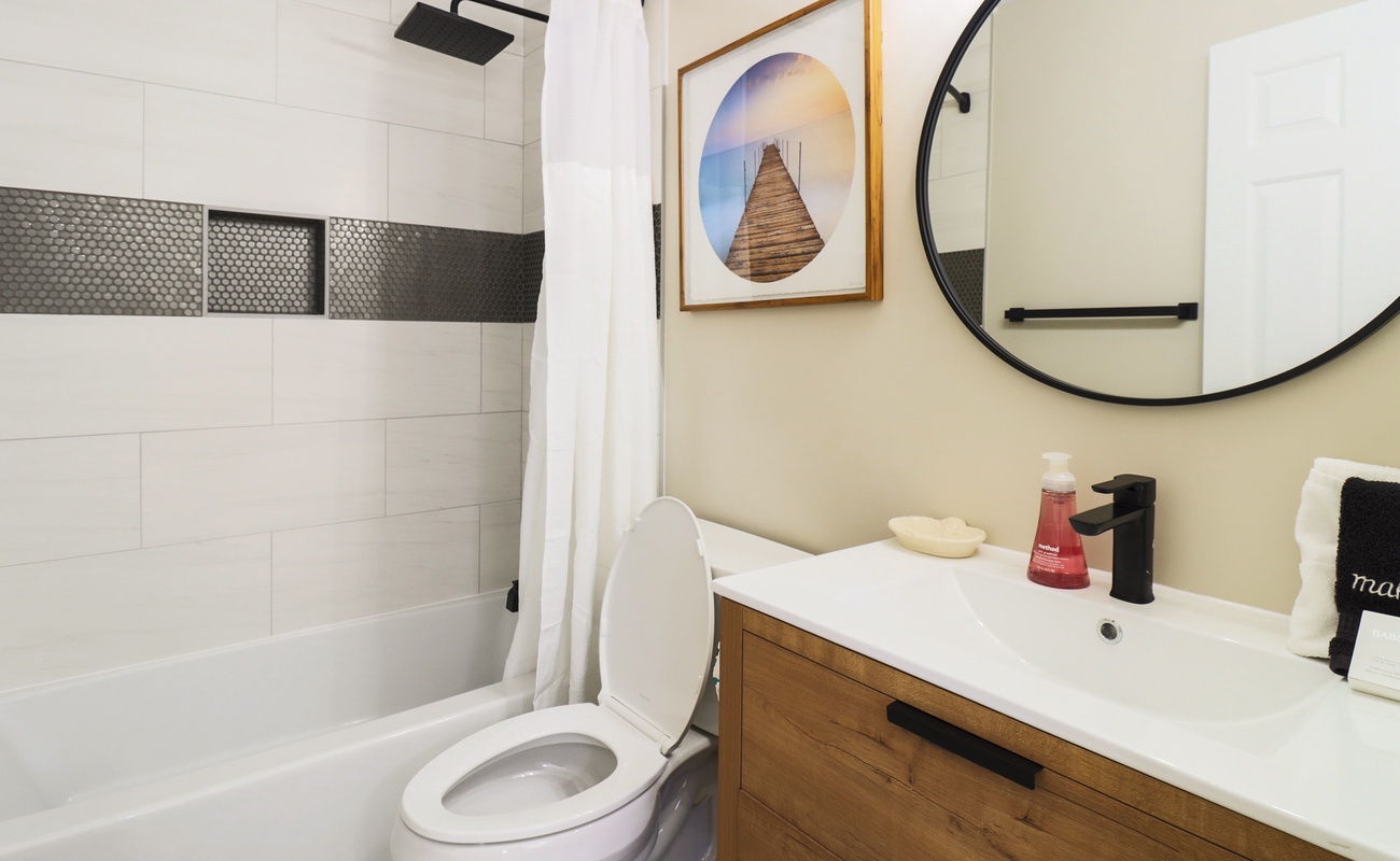 Guest Bedroom Bathroom