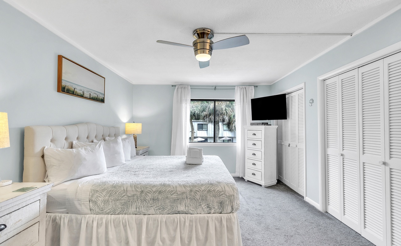 Primary Bedroom with King Bed and En-Suite Bathroom