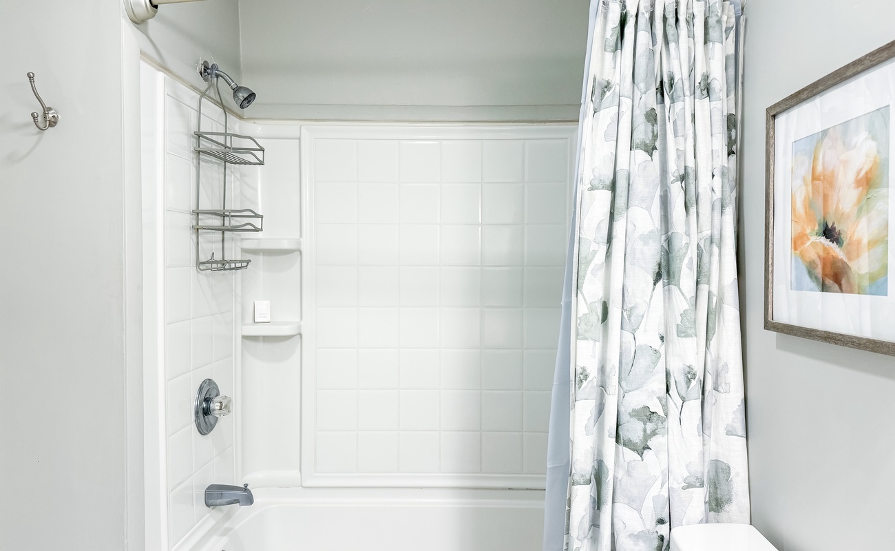 Guest Double Full Suite Bathroom