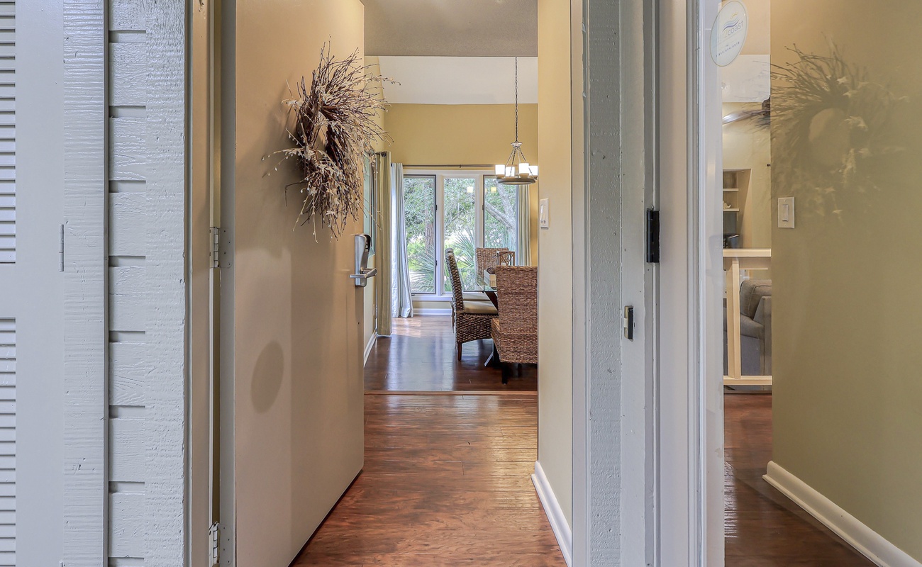 Welcome to 1979 St. Andrew's Common