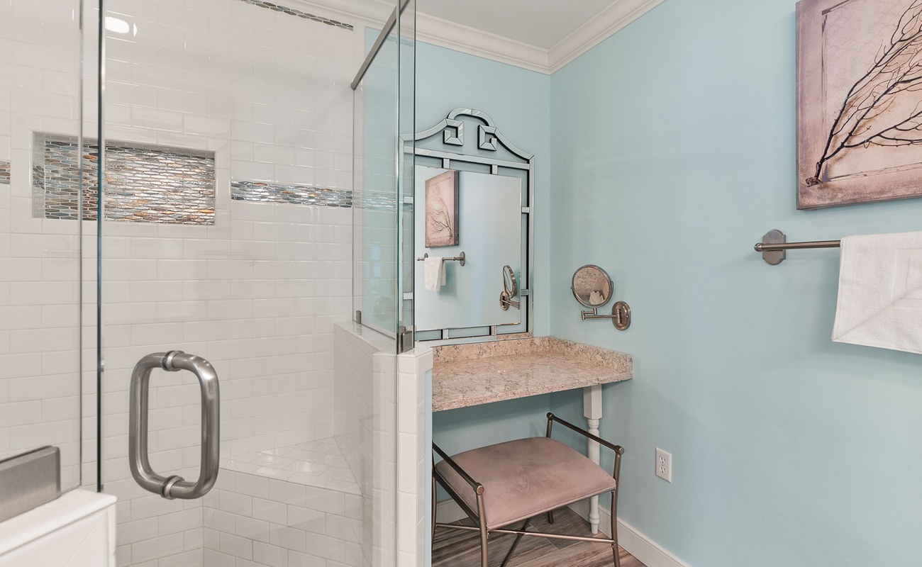 Primary King en Suite Bath