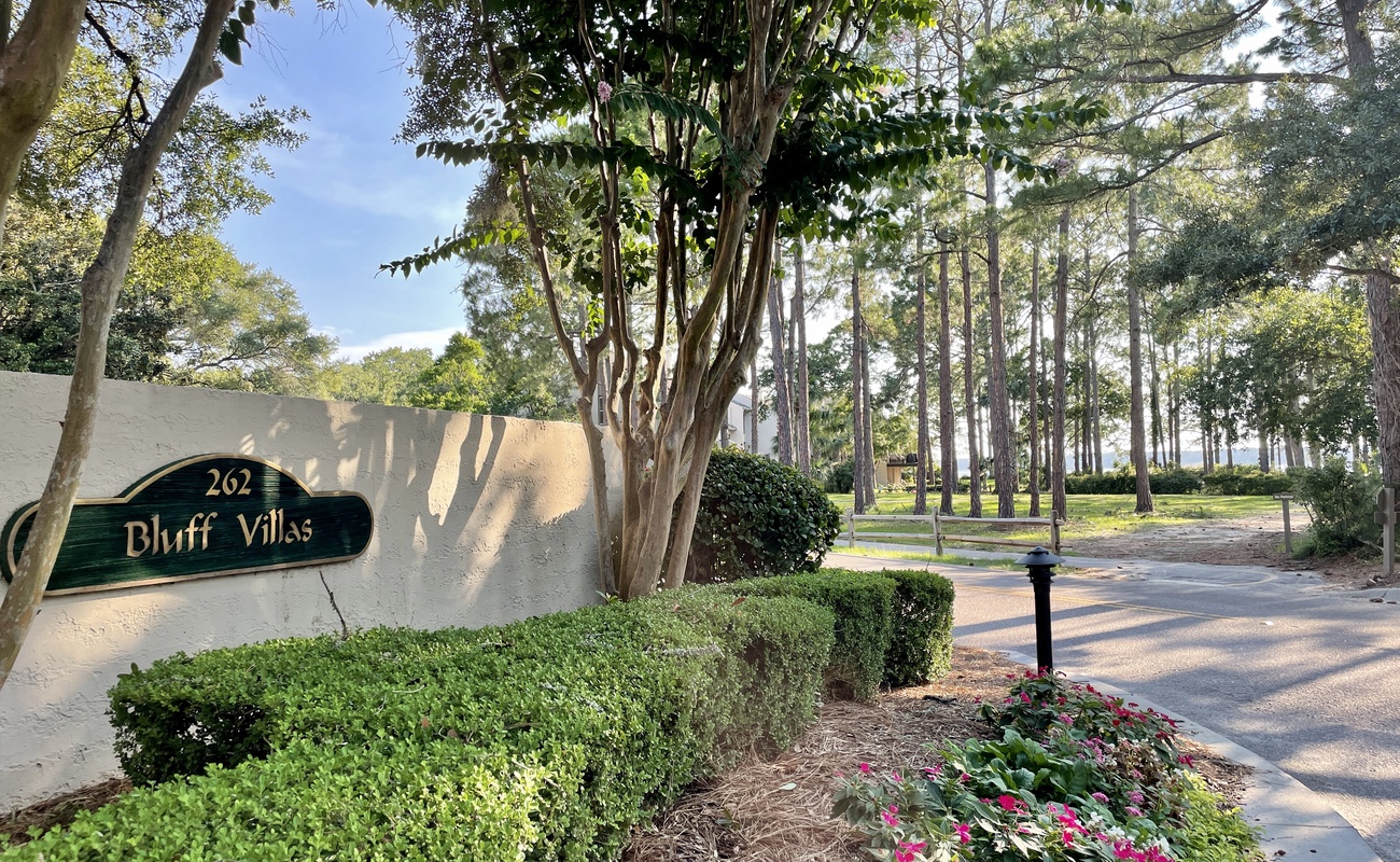 Entry to Bluff Villas