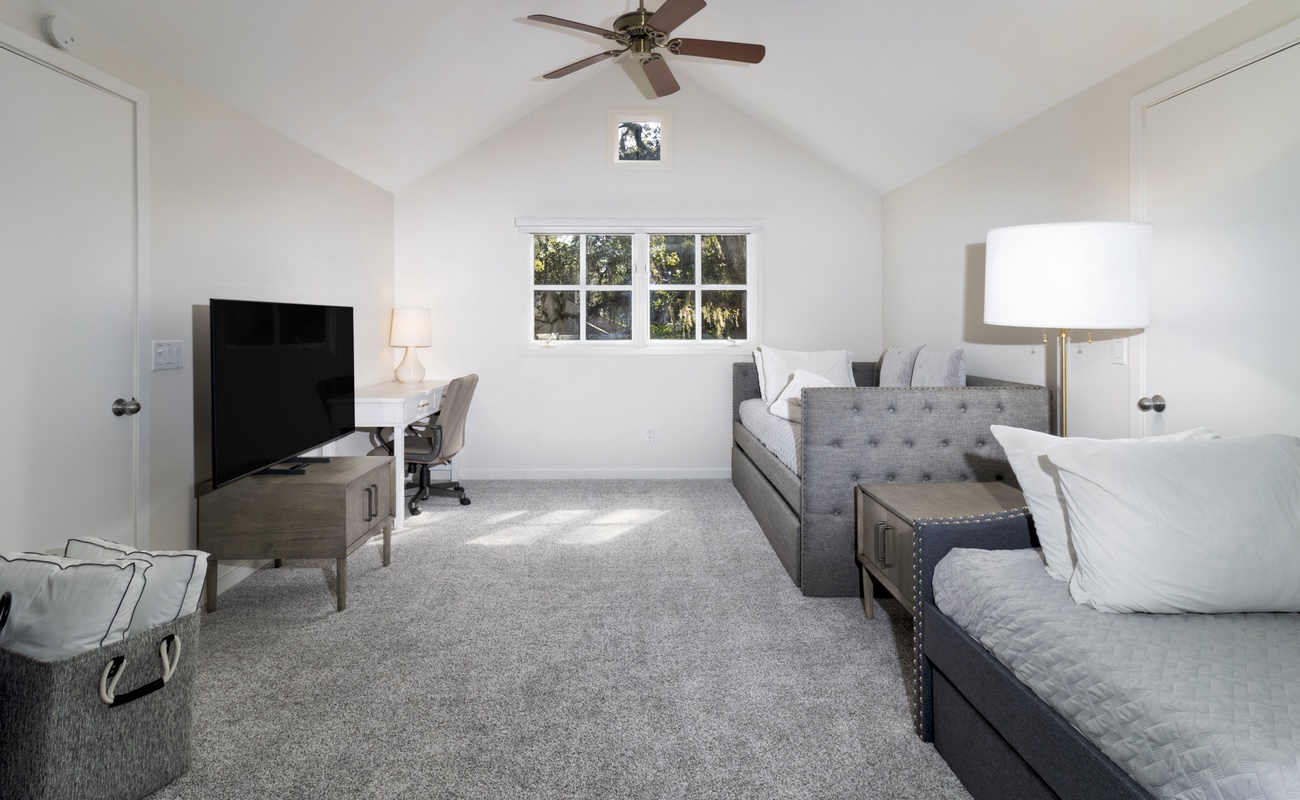 Loft Area with Office Space and Two Trundle Daybeds