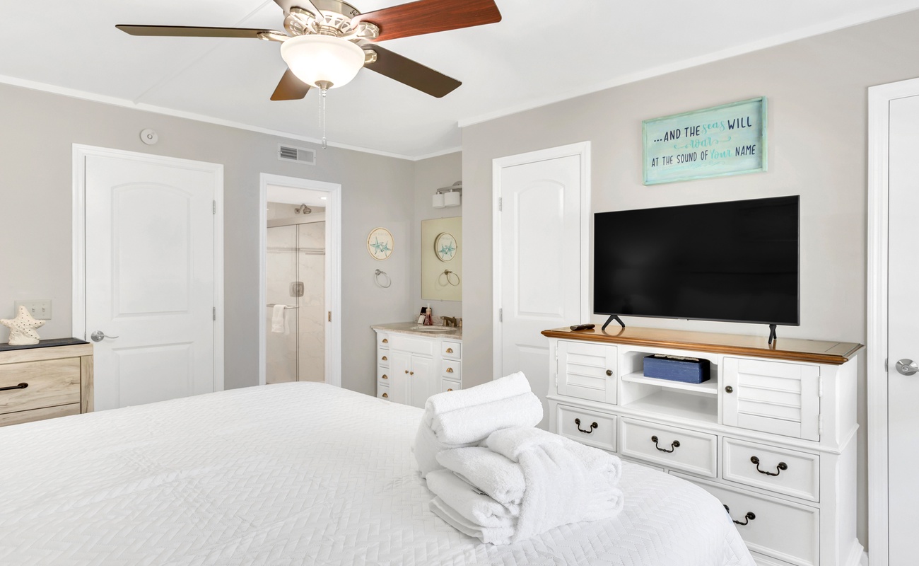 Primary Suite with King Bed and En-Suite Bathroom