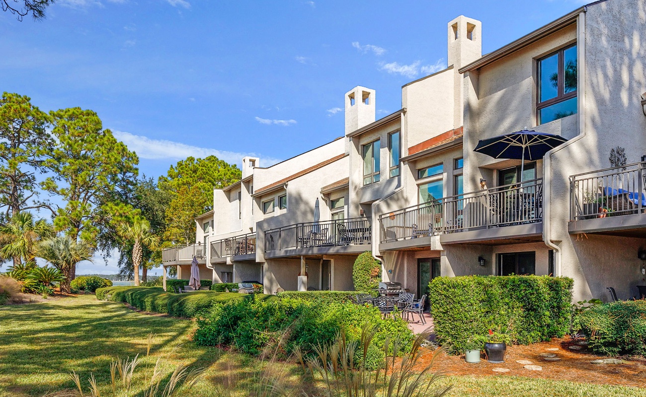 Outdoor Living Space with Beach Access and Grill
