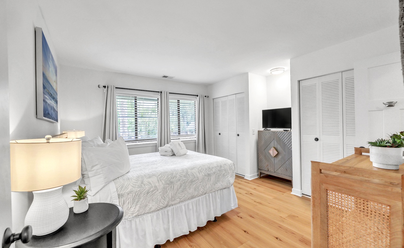 Primary Bedroom with Queen Bed and En-Suite Bathroom