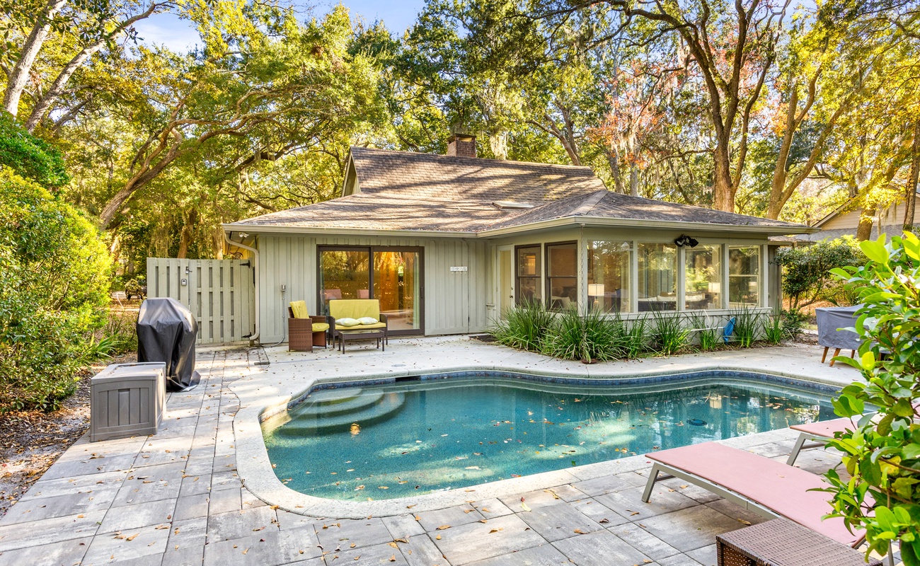 Private Pool with Views of Golf Course!