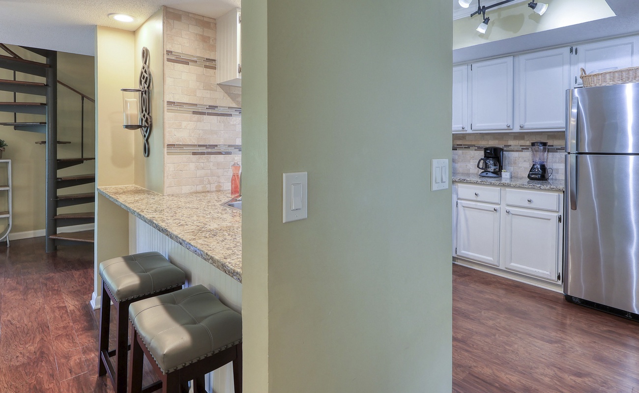 Breakfast and Kitchen