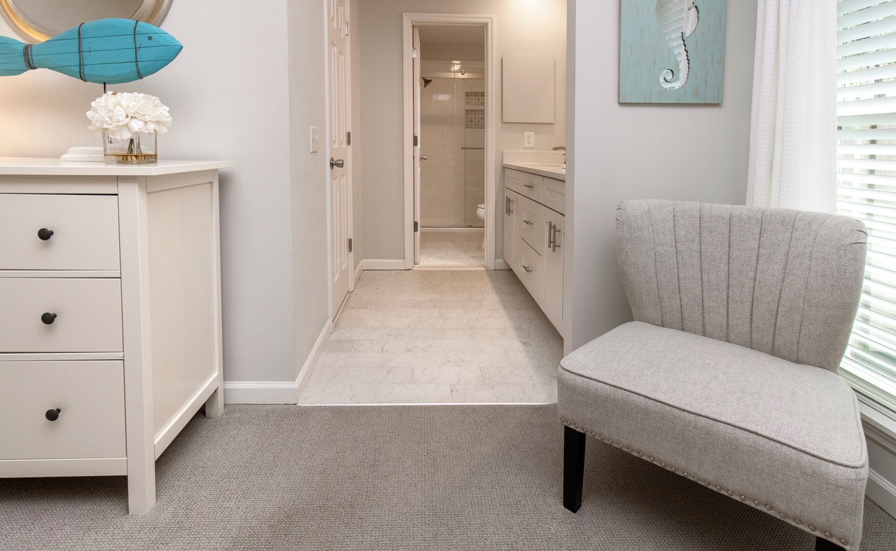 Private Bathroom & Walk-In Closet