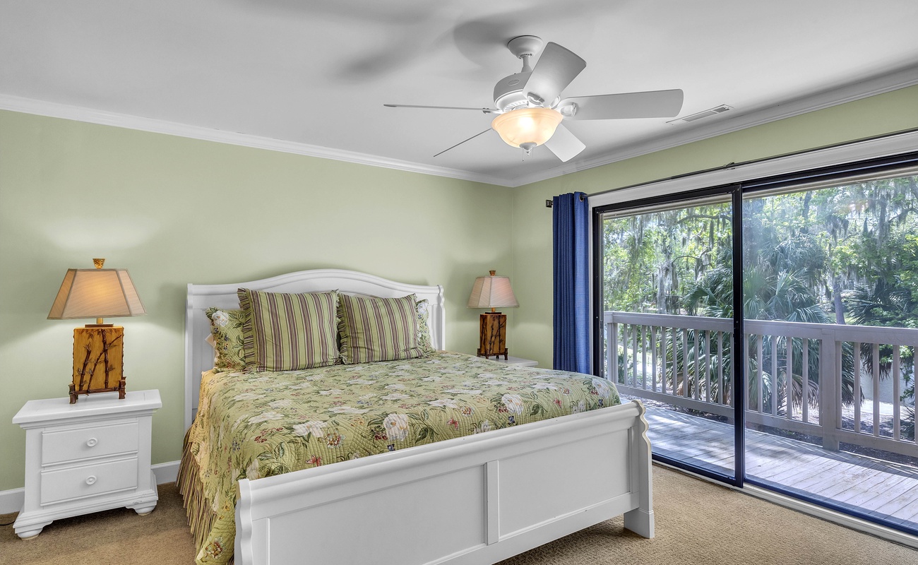 Guest Bedroom with King Bed and En-Suite Bathroom