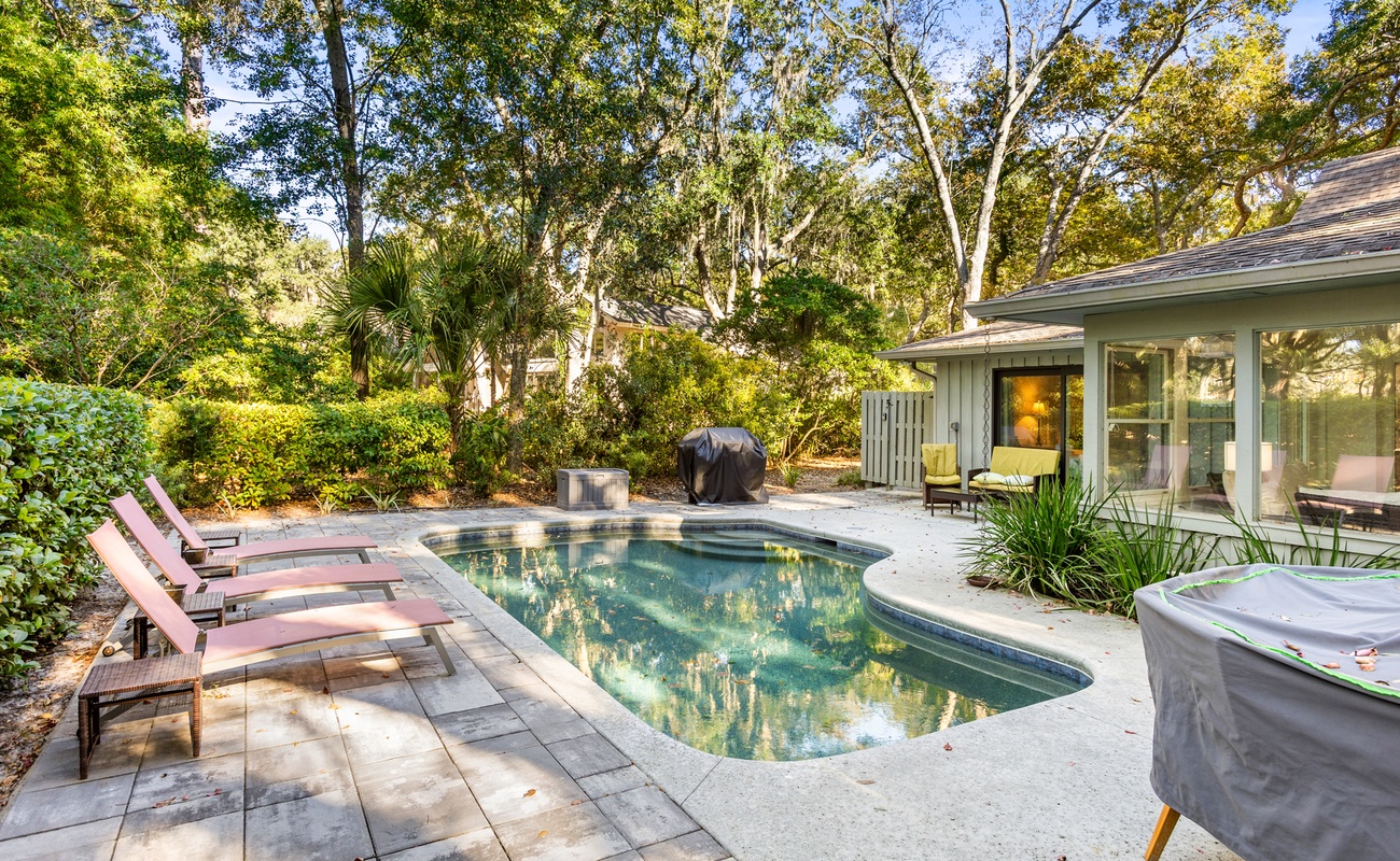 Private Pool with Views of Golf Course!