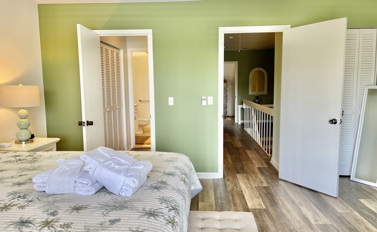 3rd Floor King Suite with Bathroom
