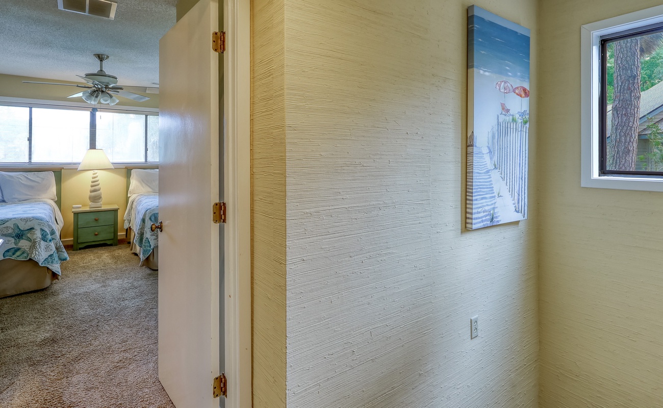 Upstairs Double Queen Suite