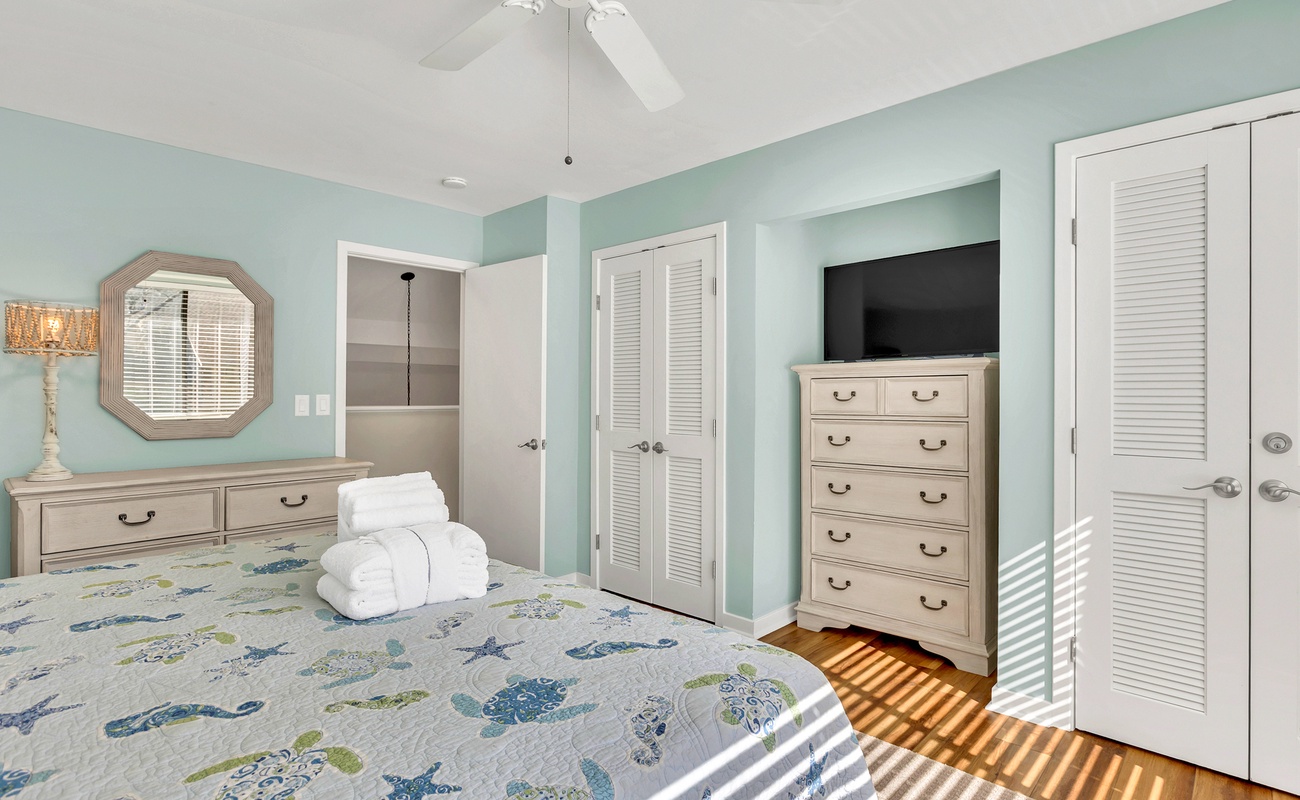 Primary Suite with King Bed and En-Suite Bathroom 