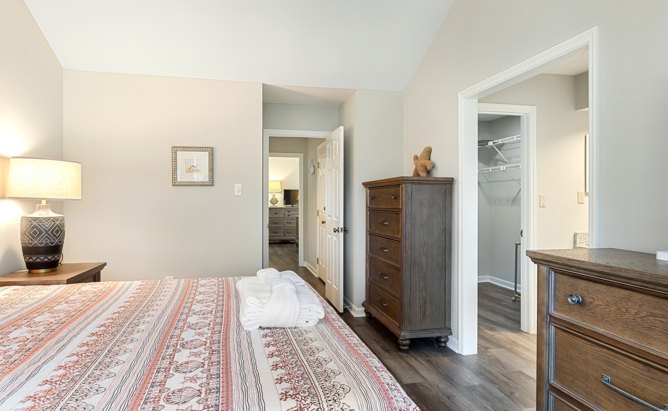 Primary Suite with King Bed and En-Suite Bathroom