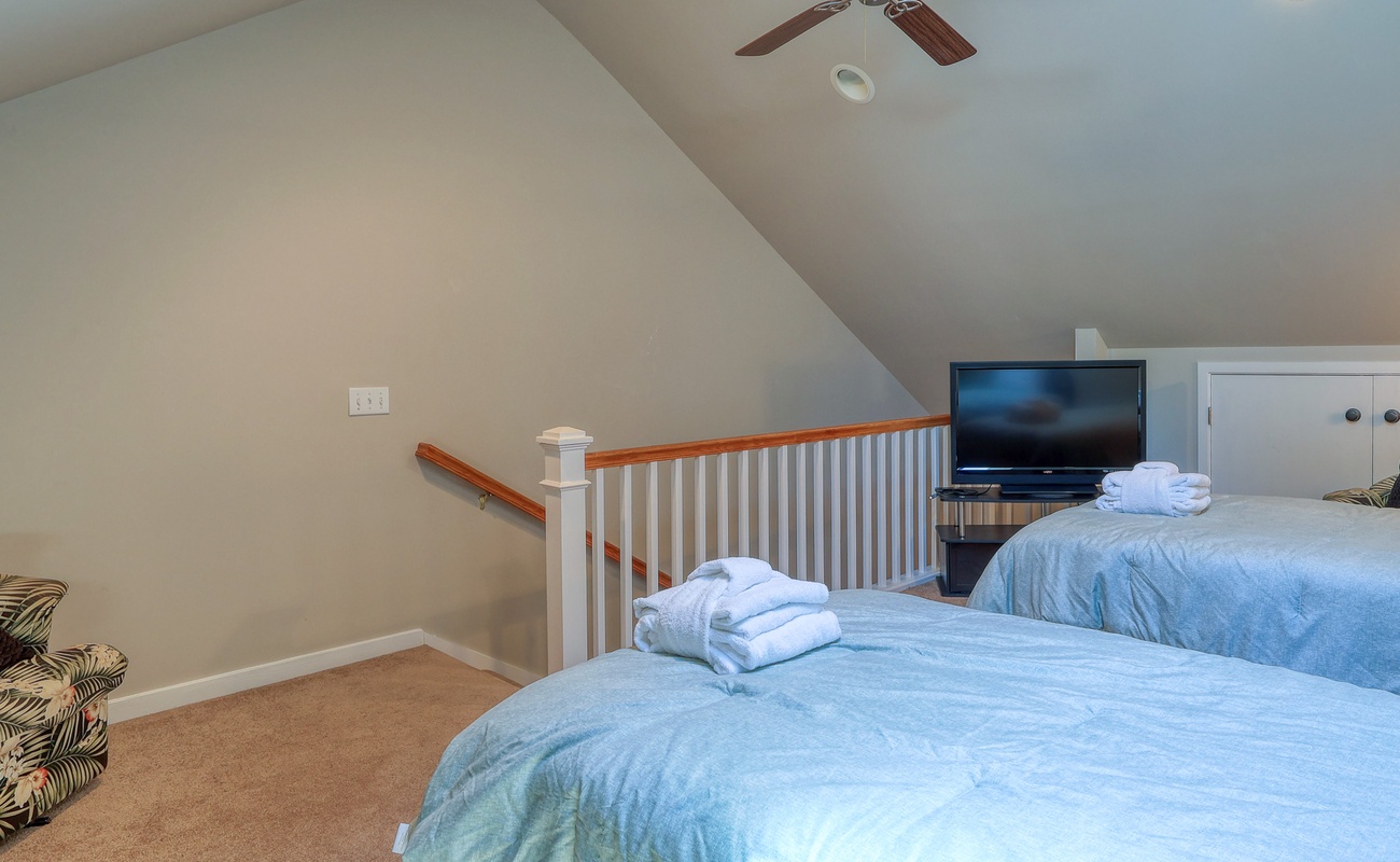 Loft Bedroom with Twin Beds