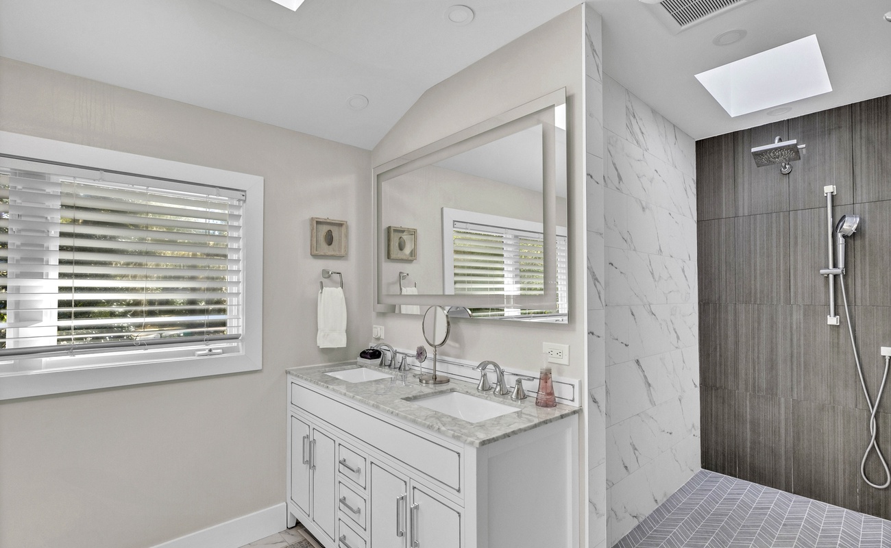 Primary Suite Bathroom