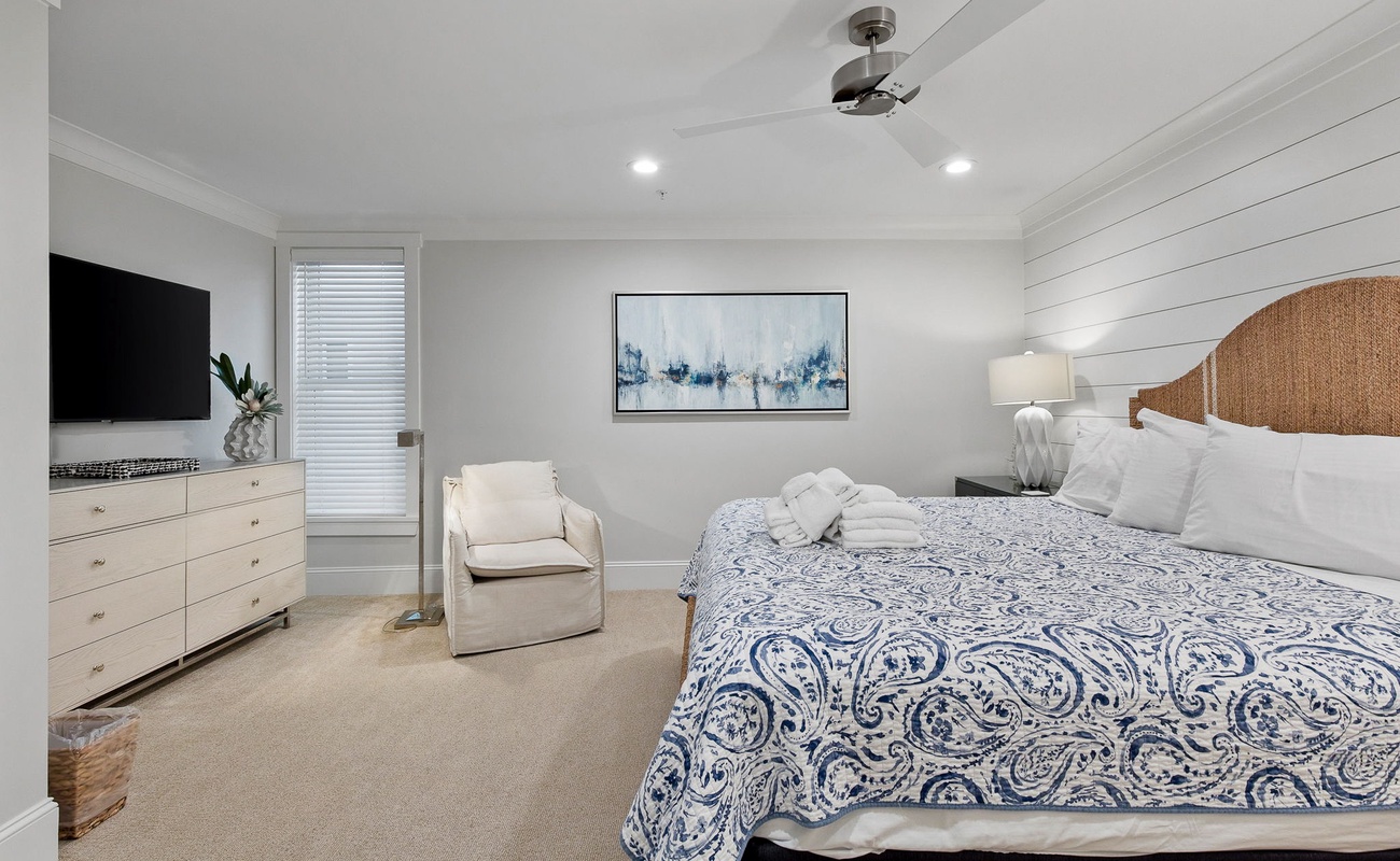 2nd King Suite (Right Side of Villa)