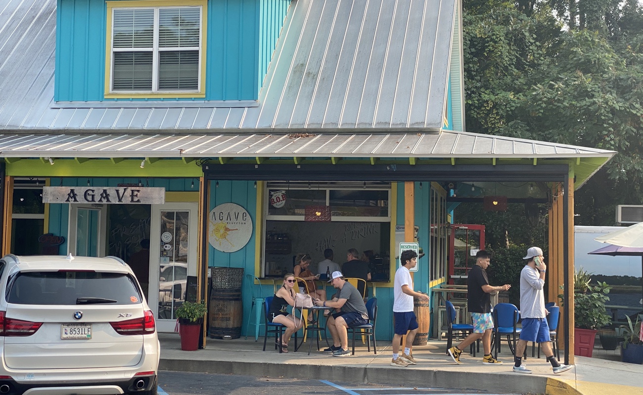 Restaurants within Walking Distance