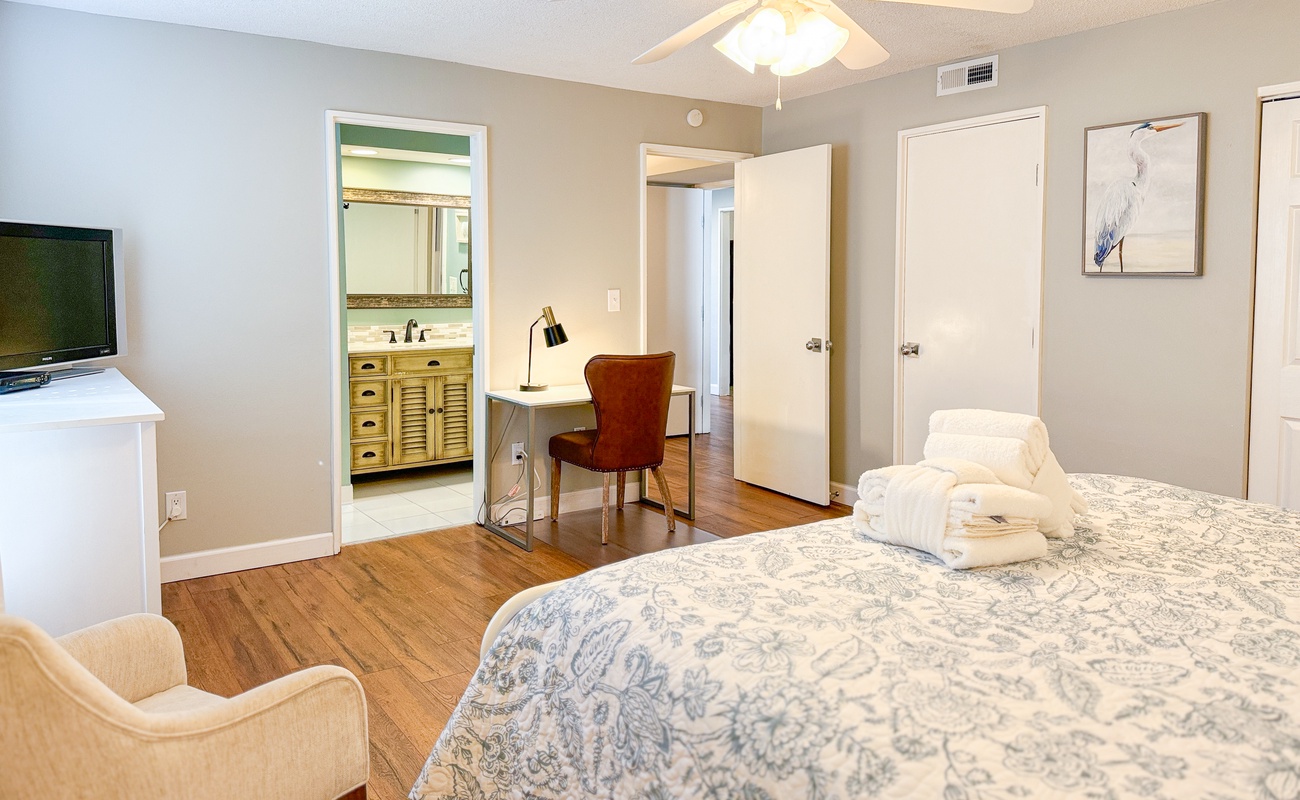 Primary Suite with Share Bath
