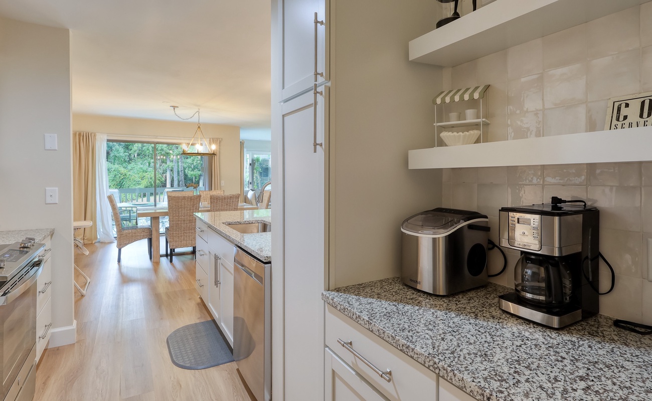 Kitchen and Appliance Nook