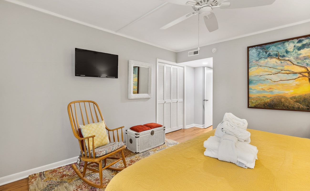 1st Floor King Primary Suite