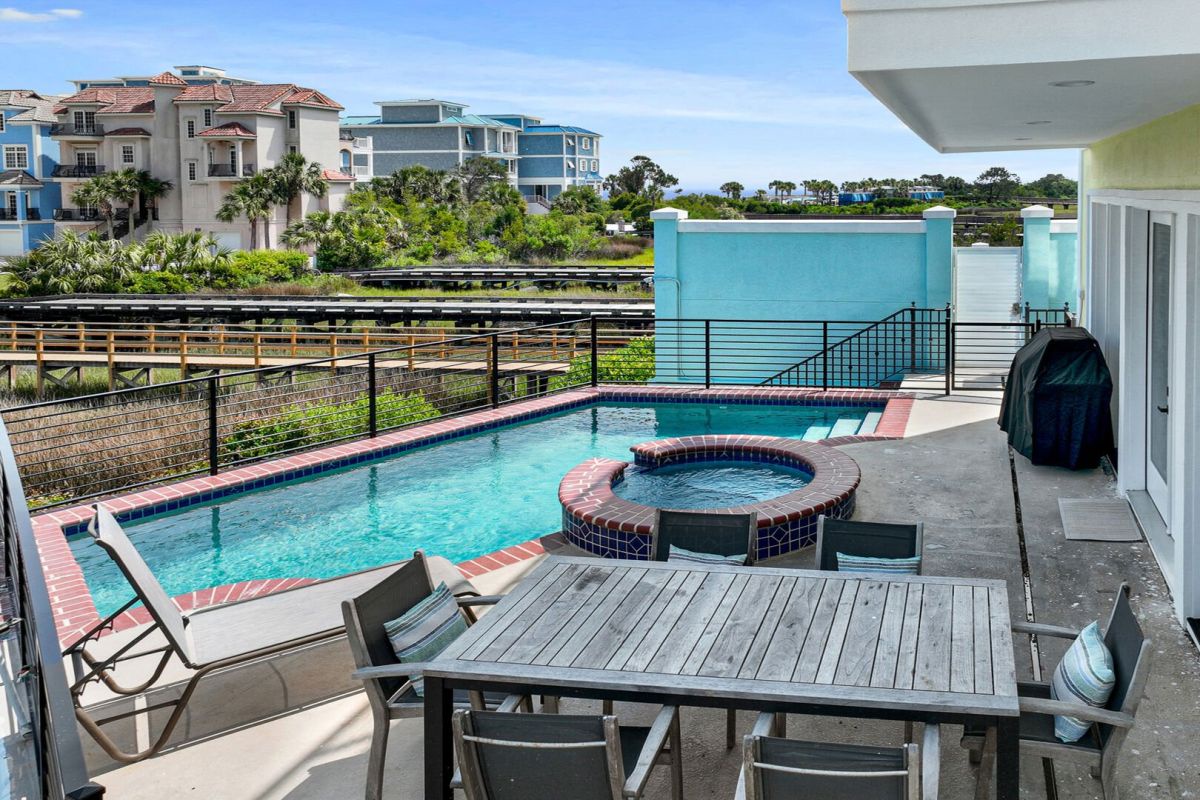 Private Pool, Hot Tub and Seating