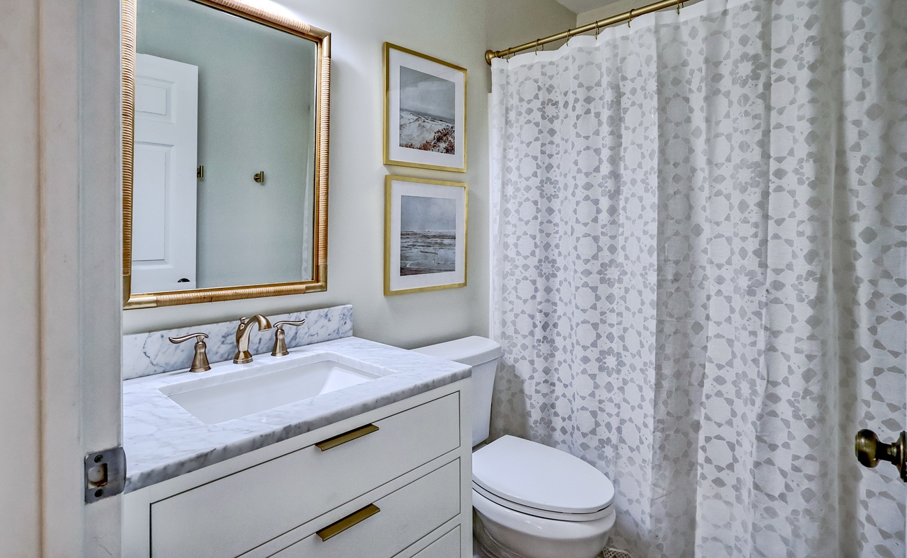 Primary Suite Bathroom