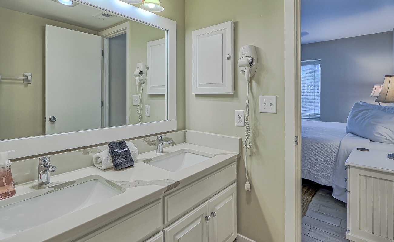 Primary Suite Bathroom