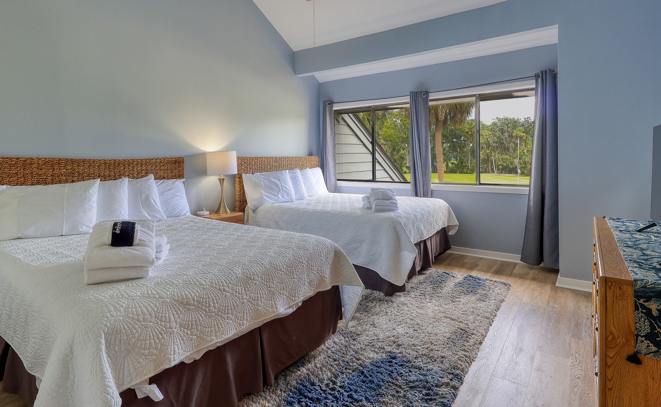 Double Queen Suite with Golf Course Views