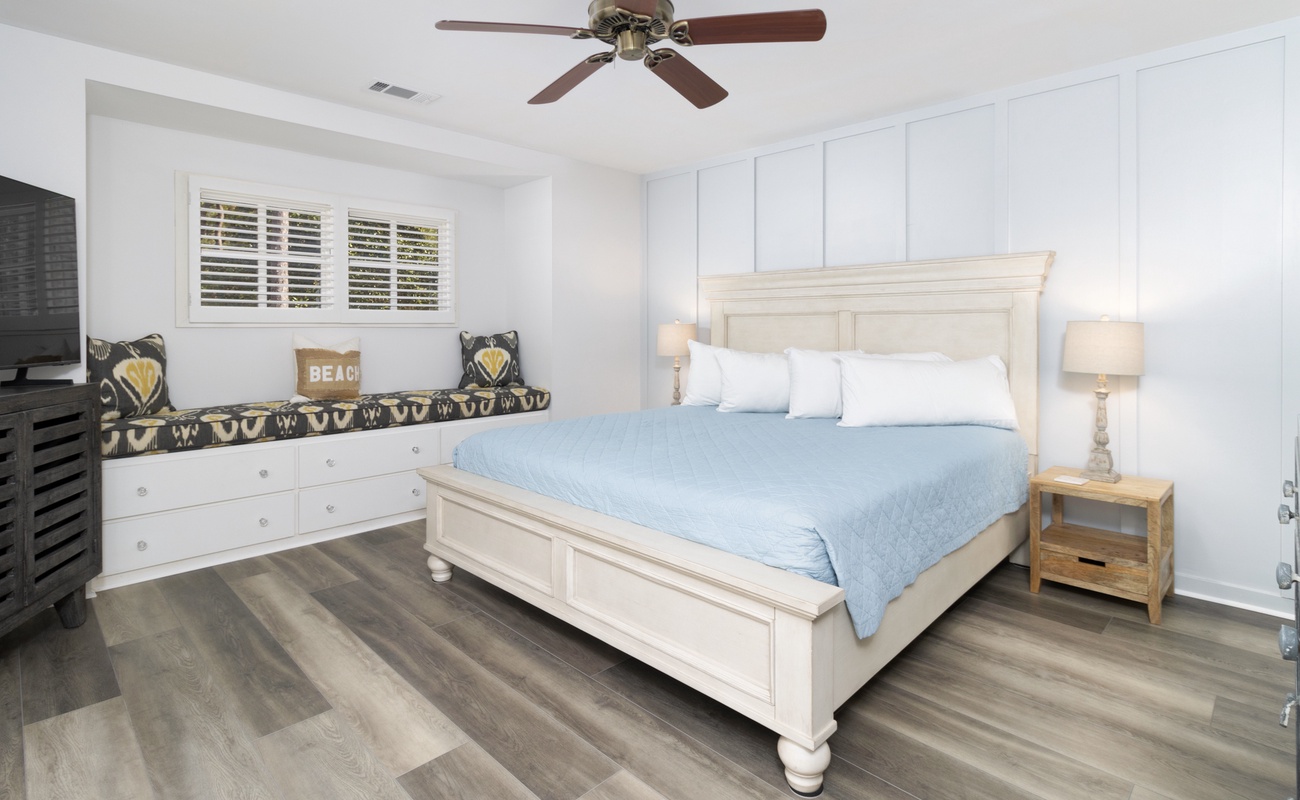 Primary Suite with King Bed