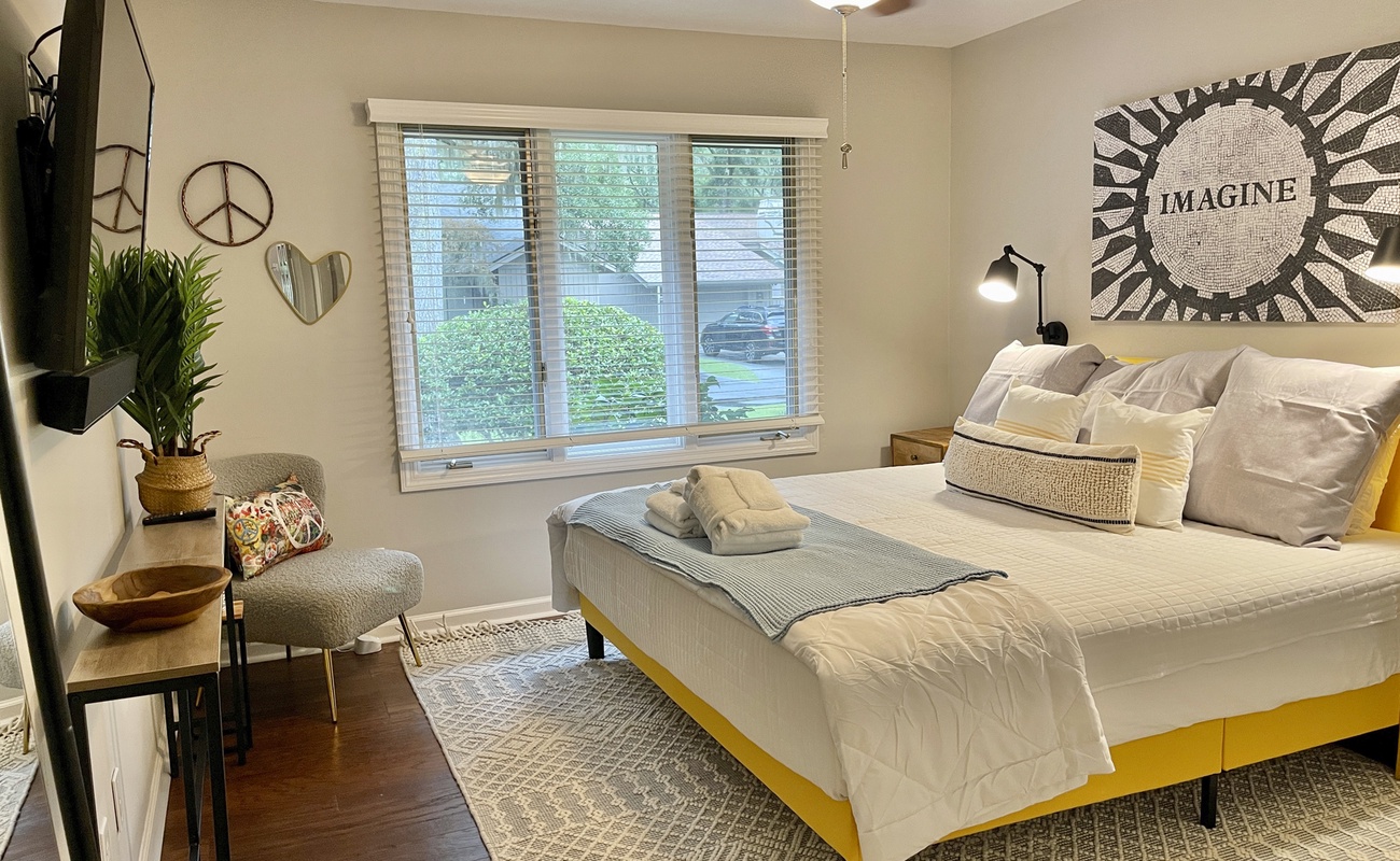 *Imagine* King Guest Room