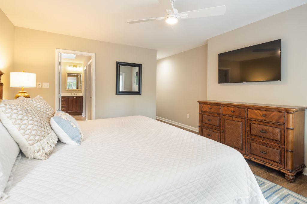 Primary Suite with King Bed and En-Suite Bathroom (Downstairs)