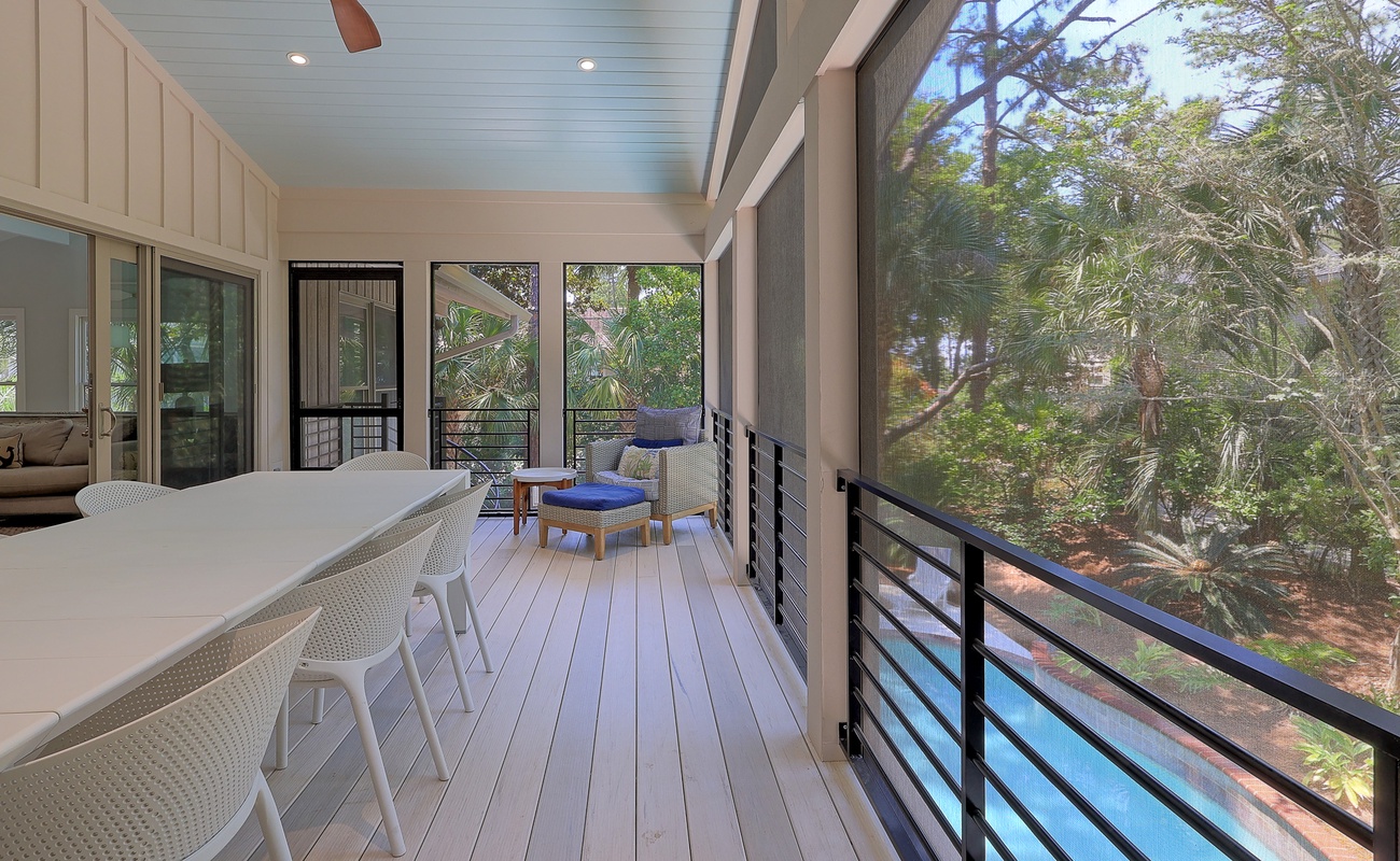 2nd-Level Screen in Porch