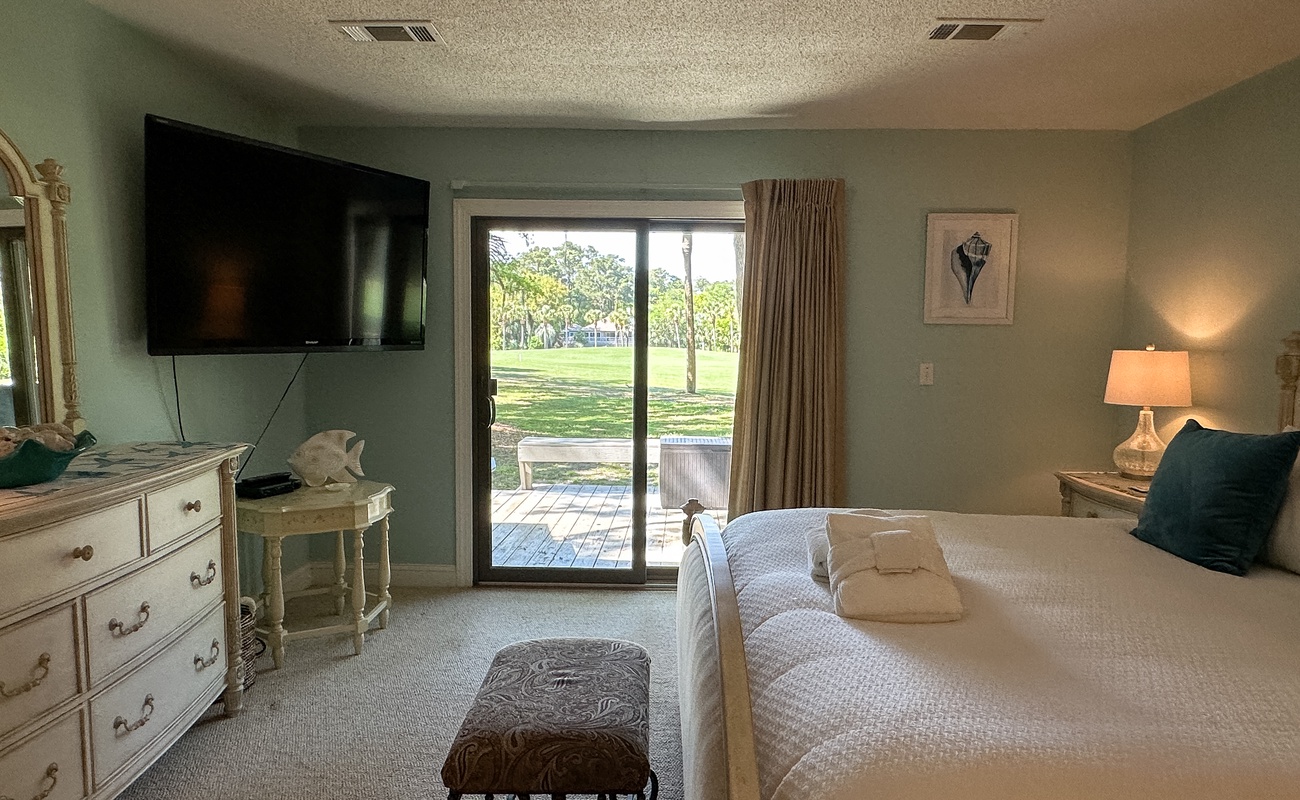 Downstairs Primary Suite