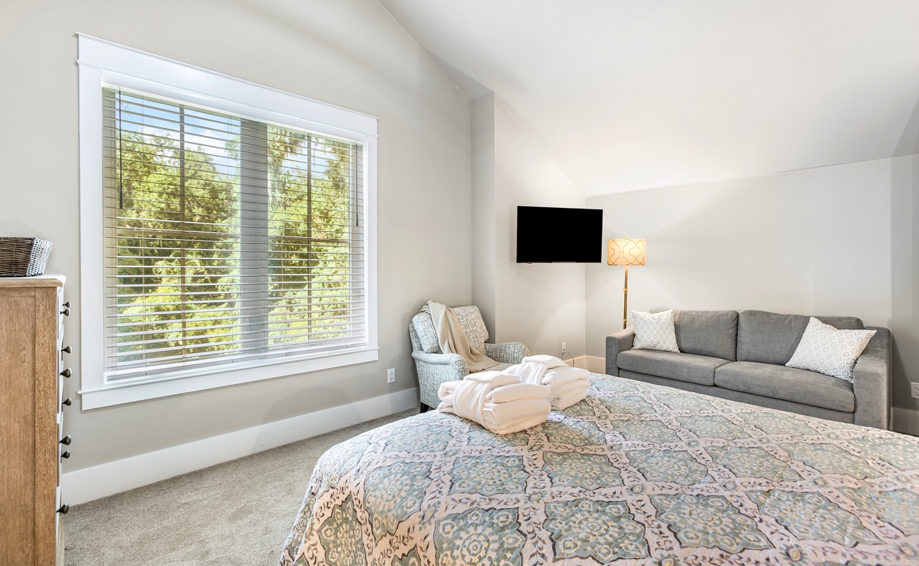 Guest Bedroom on Second Floor with Queen Bed and En-Suite Bathroom