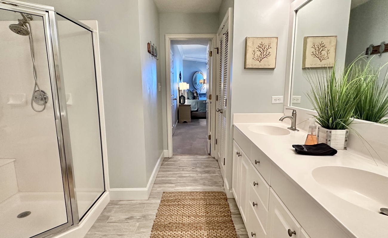 Primary Suite Bathroom