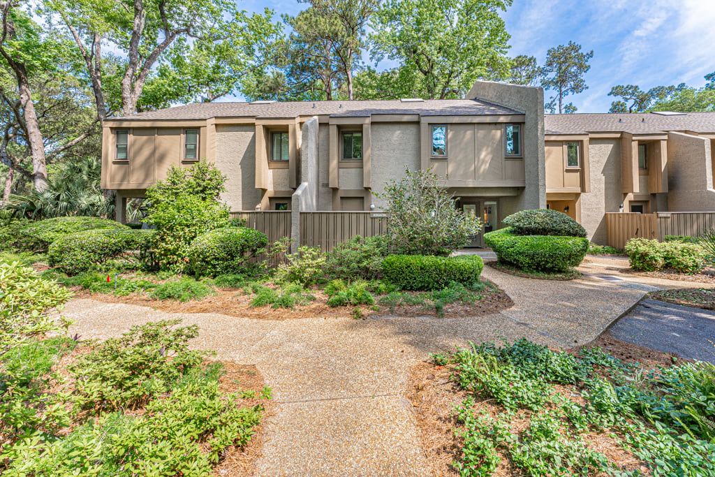 Entry to 503 Plantation Club