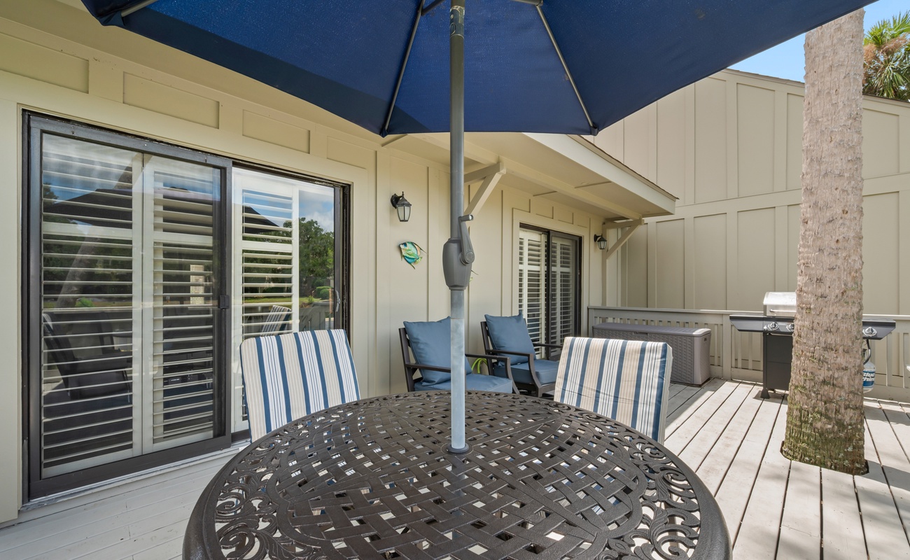 Private Porch Overlooking Lagoon with Grill
