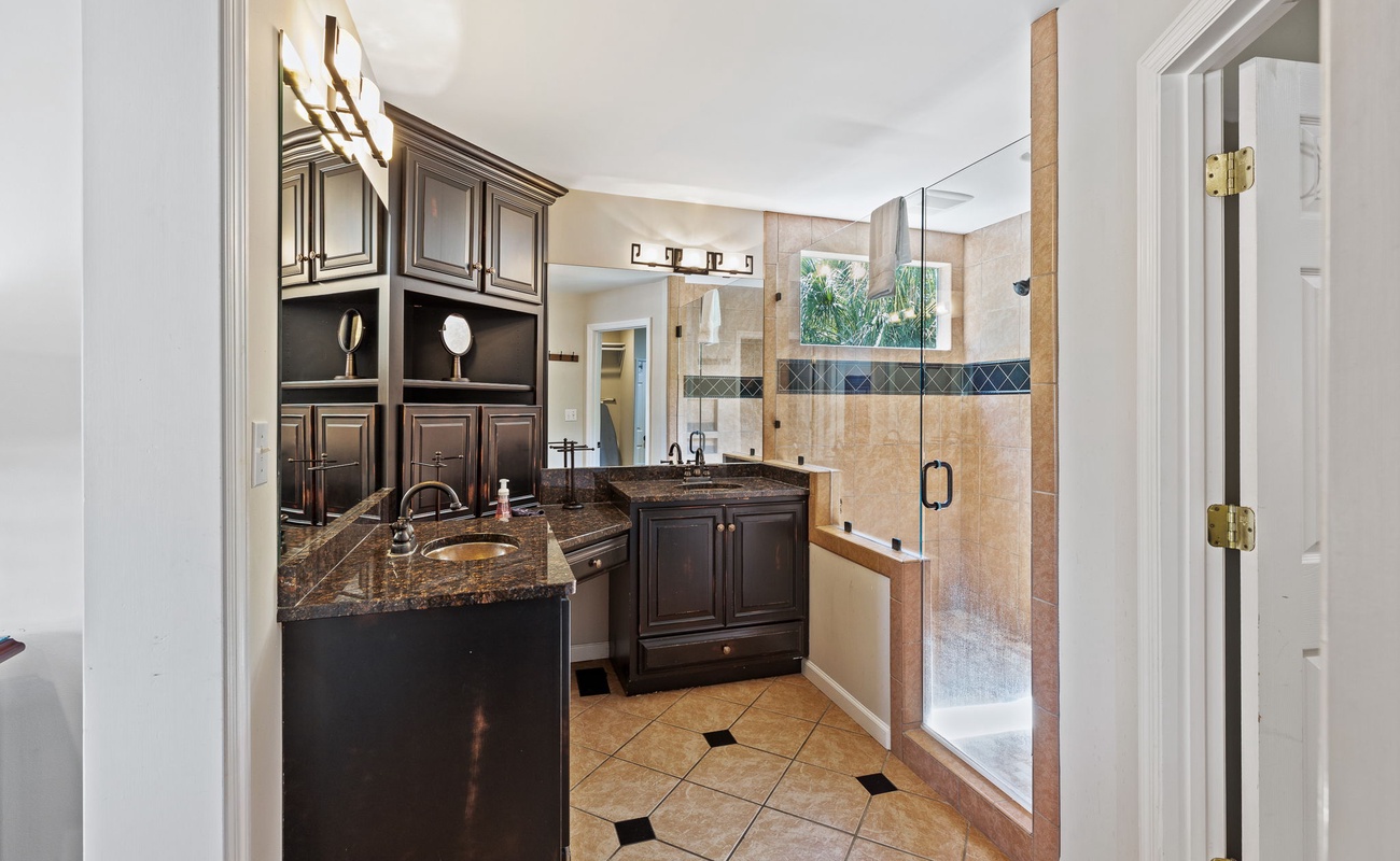 Primary Suite Bathroom