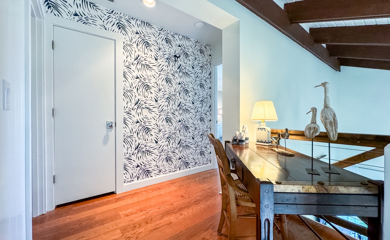 Landing Area with Dedicated Workspace