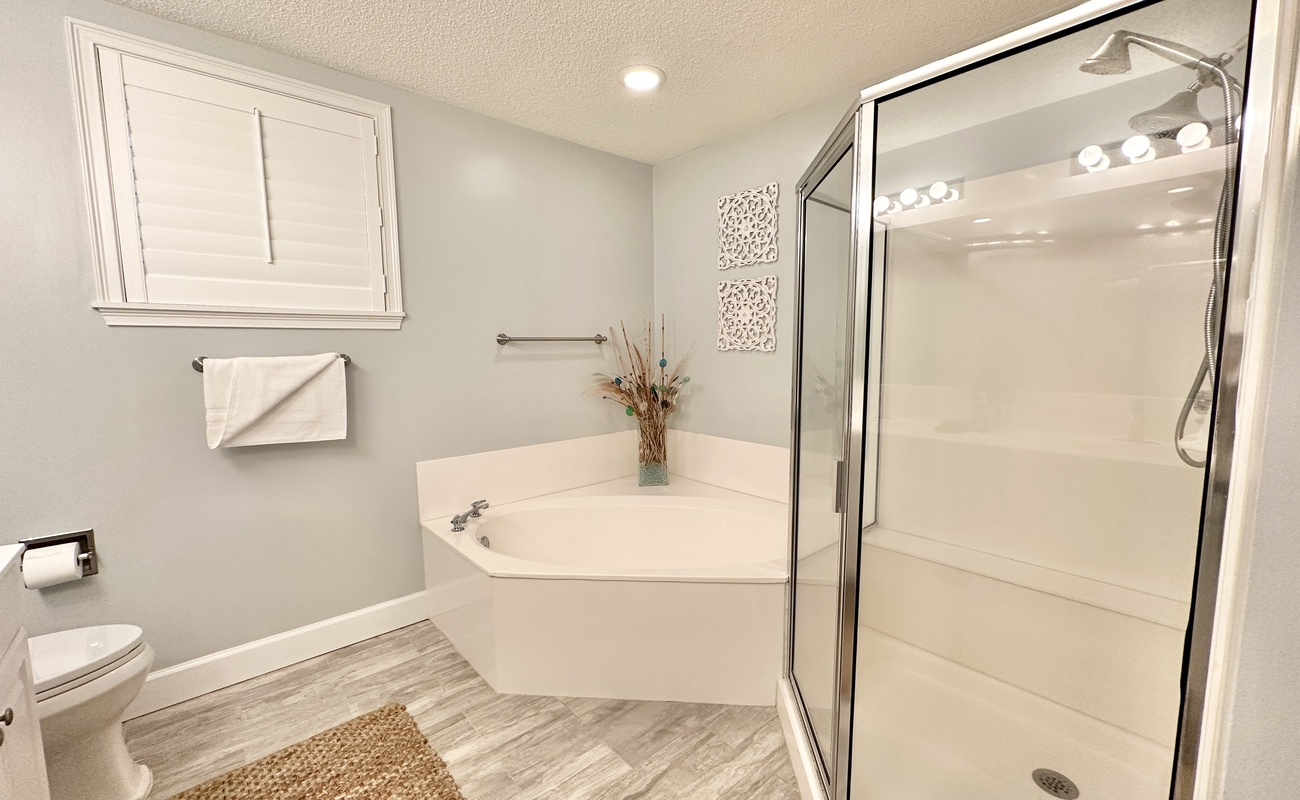 Primary Suite Bathroom