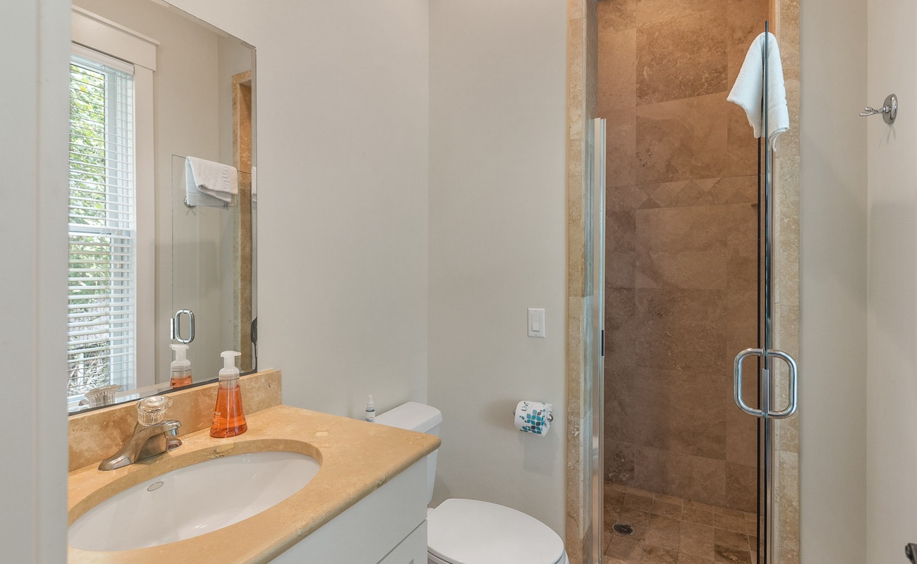 Guest King Suite Bath