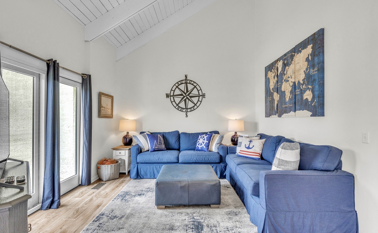 Open Living Space with Vaulted Ceilings