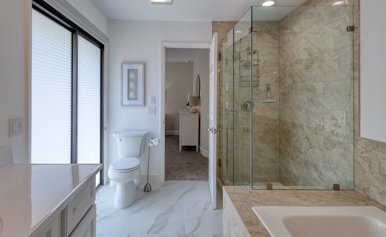 Primary Suite Bathroom