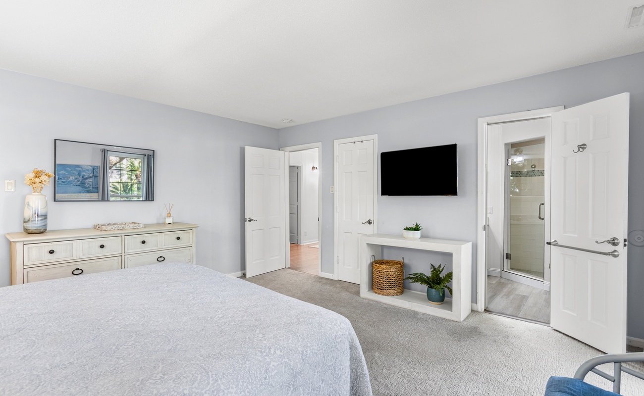 Primary Suite with King Bed