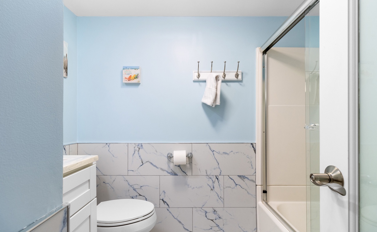 Bathroom in Upstairs Hallway